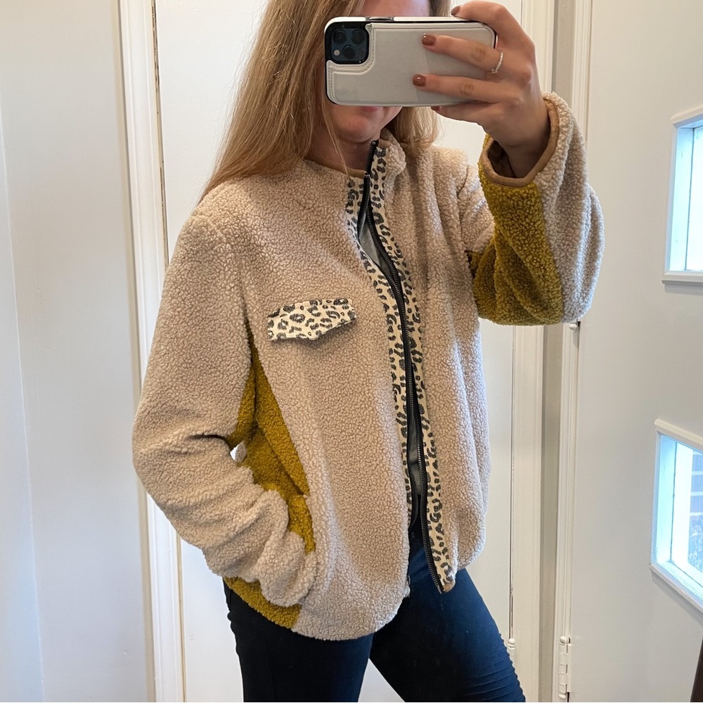 Mystree Colorblock Sherpa Jacket With Cheetah Pri… - image 1